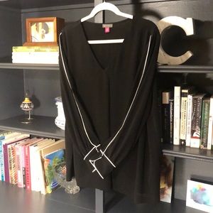 Size 1X Vince Camuto Crepe Blouse - Never Worn!
